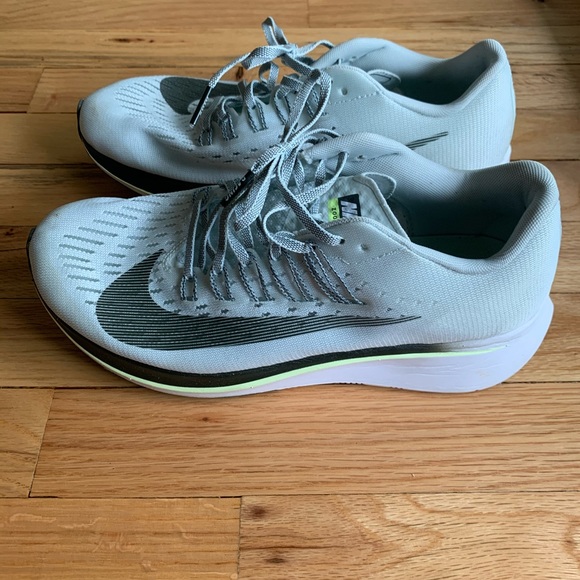 nike zoom fly racing